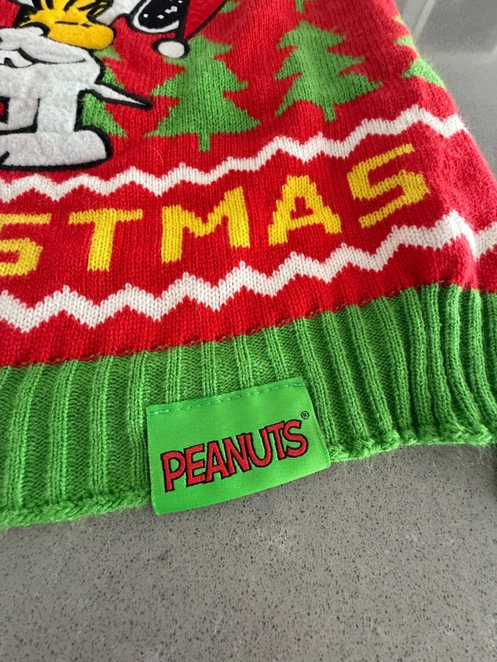 Dog Peanuts Snoopy Holiday 'Merry Christmas' XL Pet Sweater Barely worn